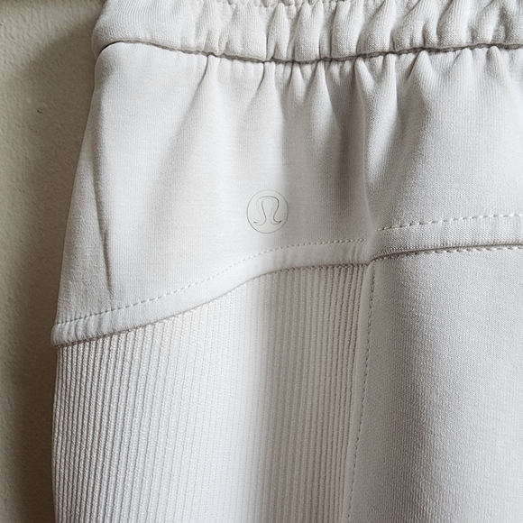 Lululemon Brushed Softstreme Ribbed High-Rise Jogger	 Size 4 - Picture 4 of 6
